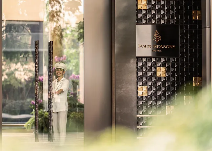 Four Seasons At Chao Phraya River Hotel
