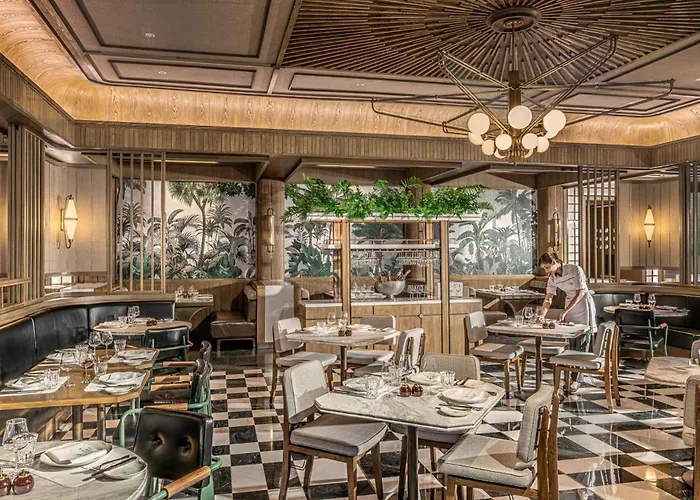 Four Seasons At Chao Phraya River