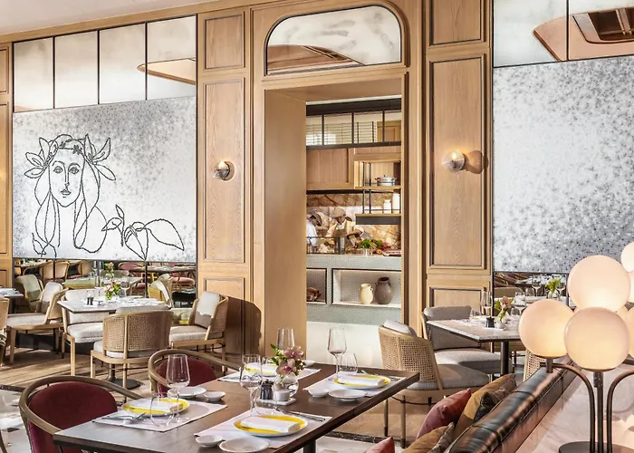 Hotel Four Seasons At Chao Phraya River 5*