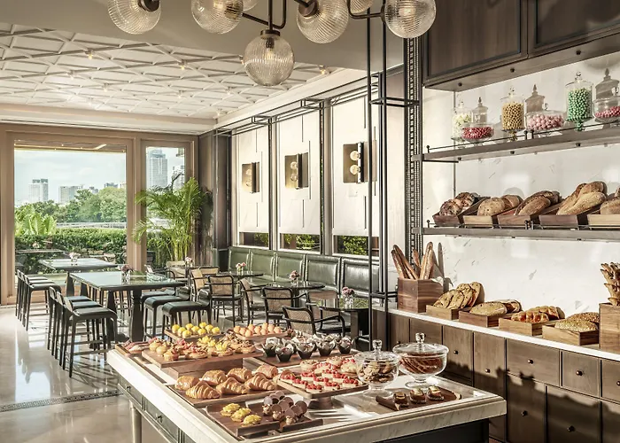 Отель Four Seasons At Chao Phraya River