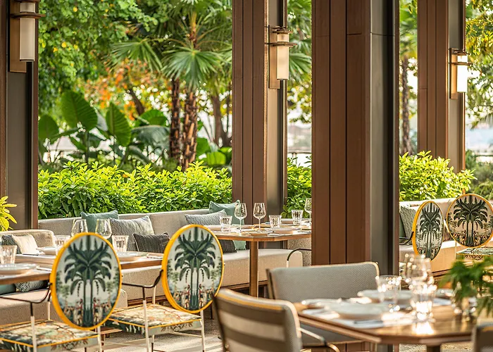 Four Seasons At Chao Phraya River