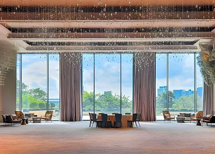 Отель Four Seasons At Chao Phraya River