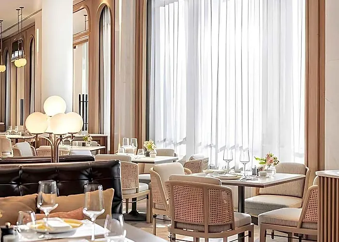 Four Seasons At Chao Phraya River